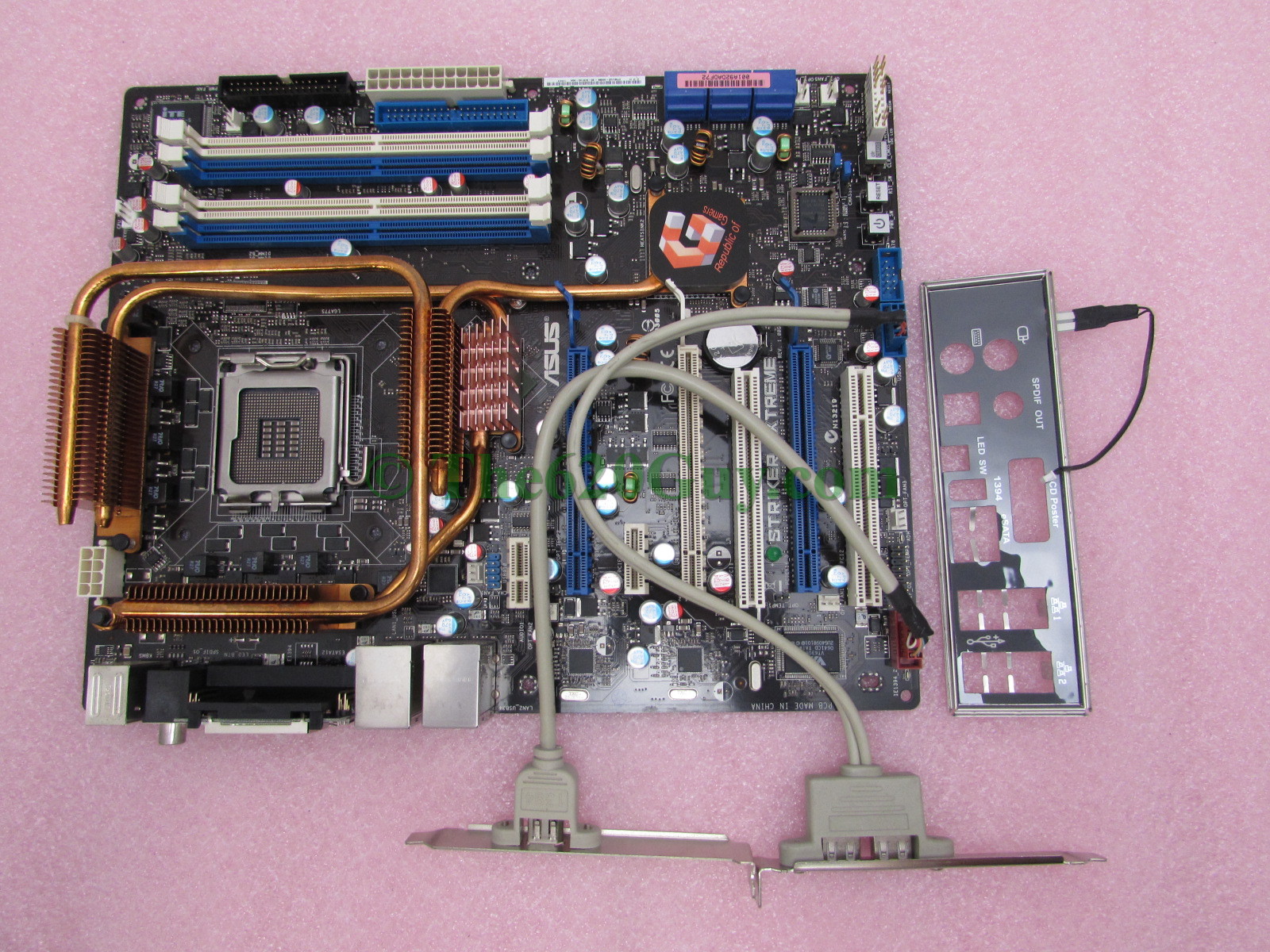 Asus Striker Extreme NVIDIA nForce 680i SLI Socket 775 Motherboard +Firewire I/O